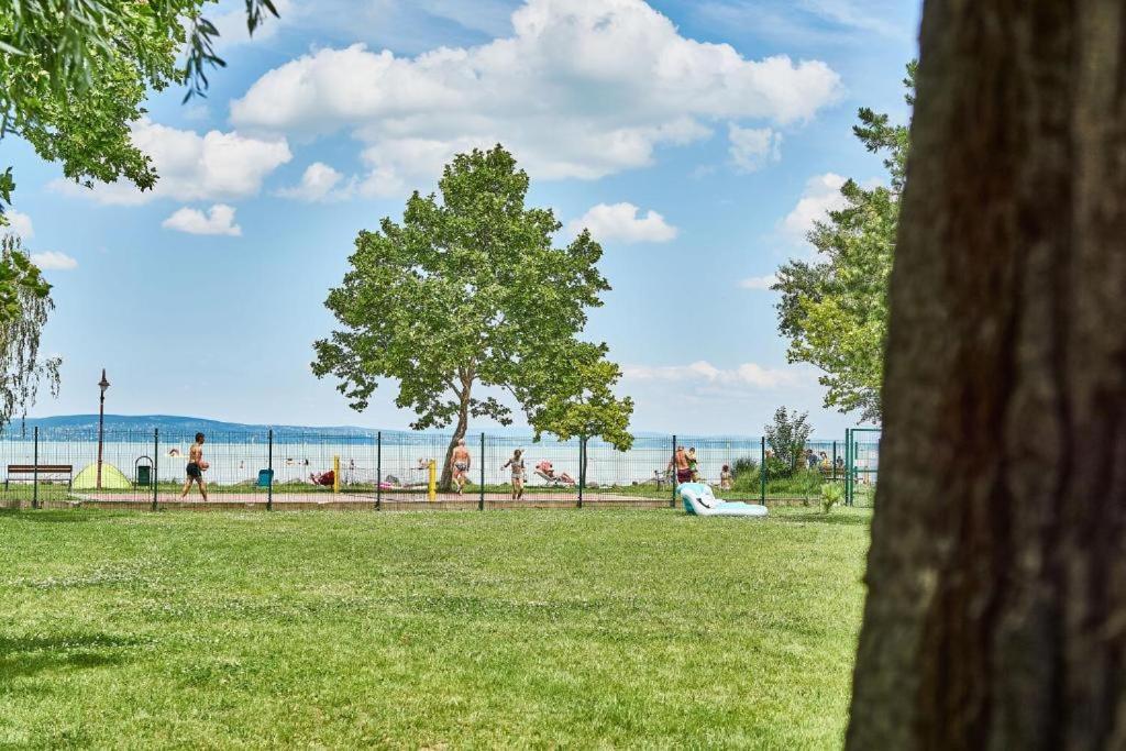Chill & Relax Apartment Siófok Esterno foto